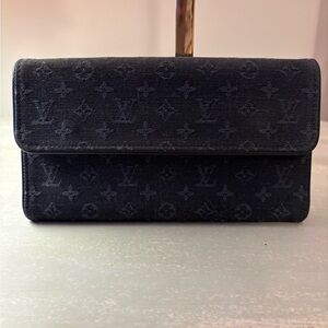 Louis Vuitton Blue Josephine Monogram Wallet